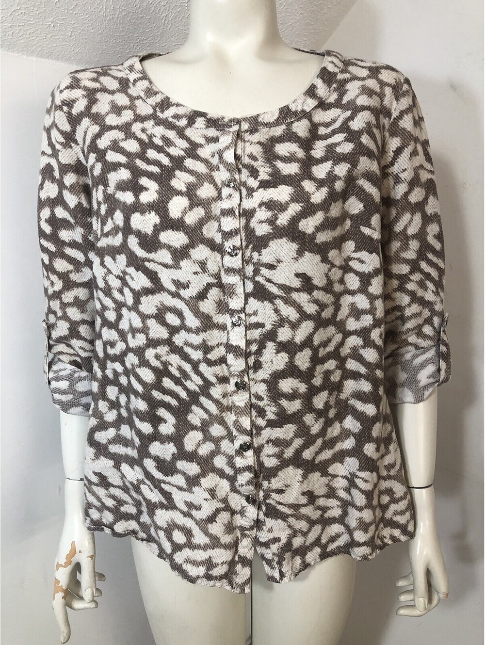 J M Collection Woman Medium Button Top Brown Ivory Animal Print Linen Blend 3/4